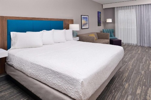 Hampton Inn & Suites Boise/Spectrum - image 13