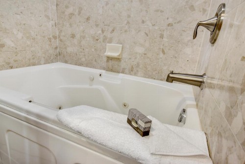 The Grove Hotel - image 16