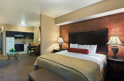 Oxford Suites Boise - image 13