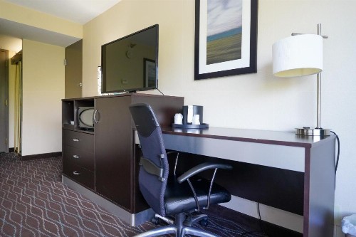Holiday Inn Express Boise Downtown an IHG Hotel - image 18