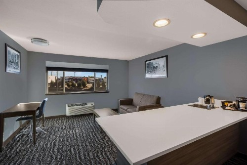 Red Lion Inn & Suites Boise Airport - image 12