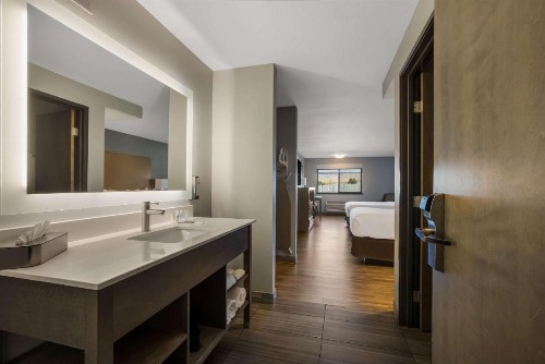 Red Lion Inn & Suites Boise Airport - image 37