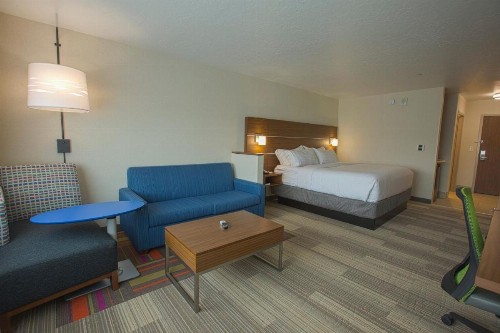 Holiday Inn Express & Suites Boise Airport an IHG Hotel - image 28