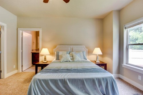 Sunglow Townhouse - image 8