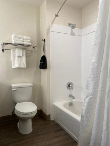 Simple Suites Boise Airport - image 11