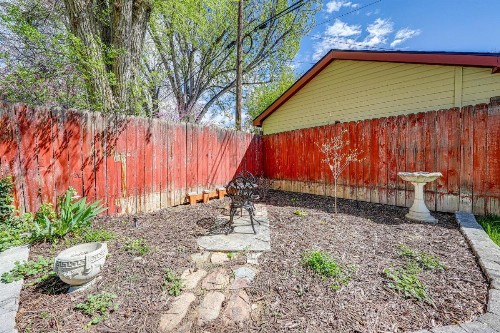 Gem Cottage by the Depot - image 11