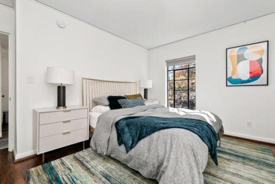 Luxury Contemporary Apartment With Peloton Bike - image 4
