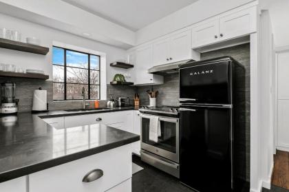 Downtown Boise Luxury Living With Peloton Bike - image 12