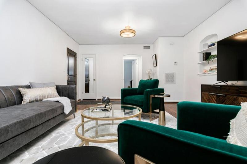 Luxury Living Near the Heart of Downtown Boise - image 2