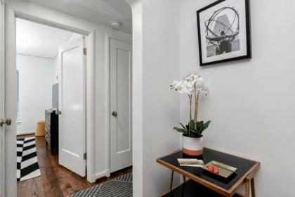 Luxury Living Near the Heart of Downtown Boise - image 3