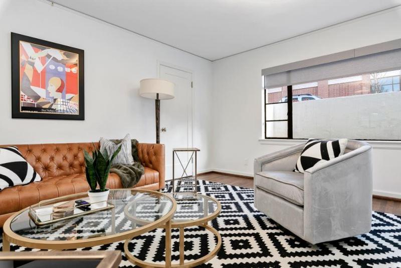 Classic Luxury with a Quick Walk to Downtown Cuisine - main image
