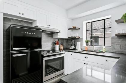 Luxury Living near the Boise City Hot Spots - image 13