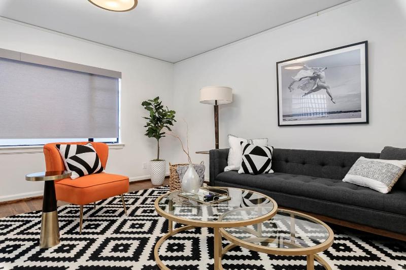 Luxury Living near the Boise City Hot Spots - image 2