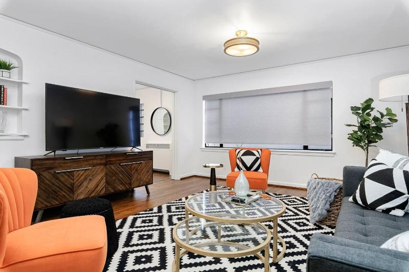 Luxury Living near the Boise City Hot Spots - image 3