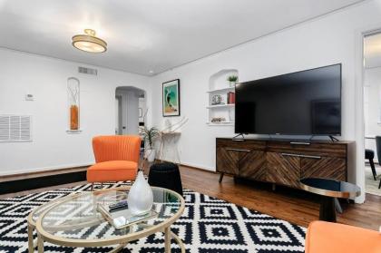 Luxury Living near the Boise City Hot Spots - image 5