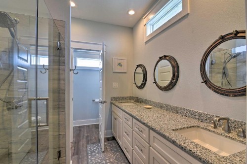 Crystal Tides - Stunning Home with Oceanfront Views - image 11
