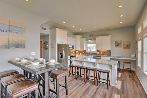 Crystal Tides - Stunning Home with Oceanfront Views - image 8