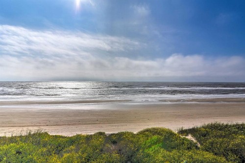 Crystal Tides - Stunning Home with Oceanfront Views - image 9