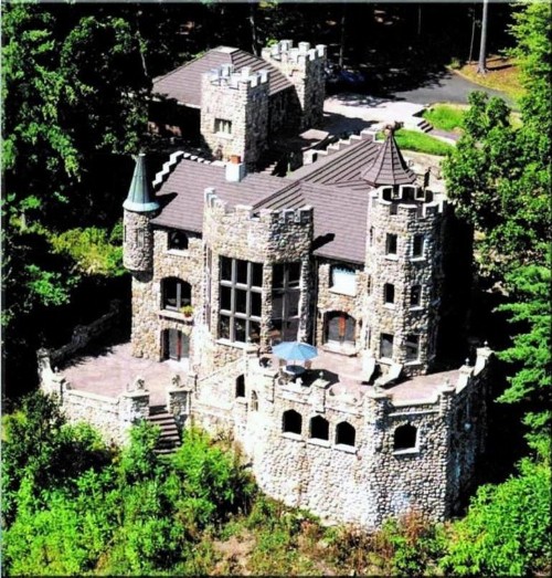 Highlands Castle - image 11