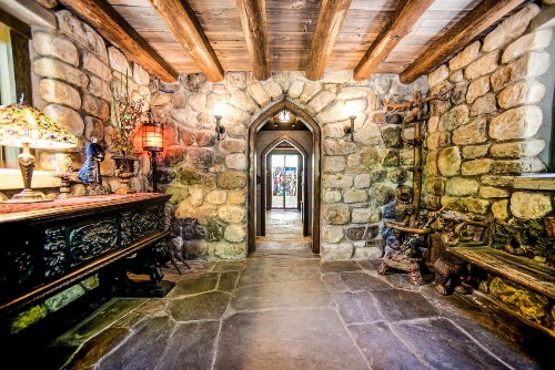Highlands Castle - image 45