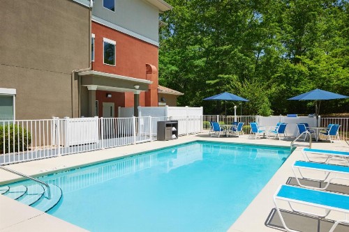 Holiday Inn Express & Suites Bonifay an IHG Hotel - image 10