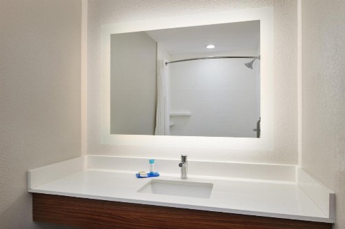 Holiday Inn Express & Suites Bonifay an IHG Hotel - image 20