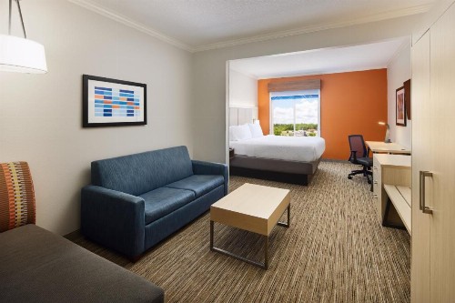 Holiday Inn Express & Suites Bonifay an IHG Hotel - image 27