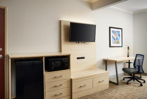Holiday Inn Express & Suites Bonifay an IHG Hotel - image 31