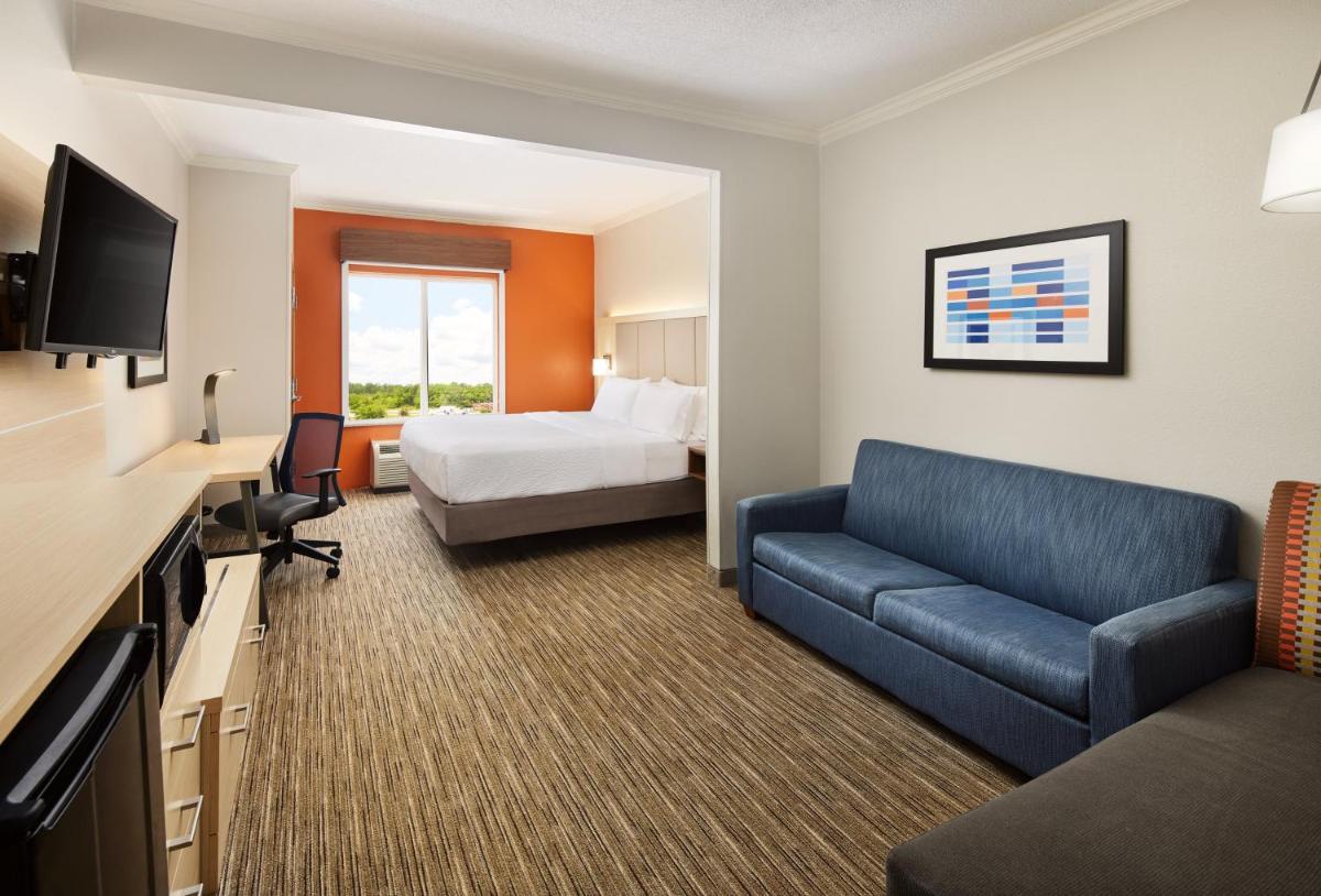 Holiday Inn Express & Suites Bonifay an IHG Hotel - image 7