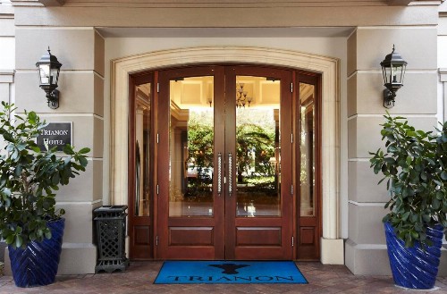 Trianon Bonita Bay Hotel - image 17
