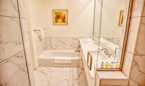 Trianon Bonita Bay Hotel - image 34