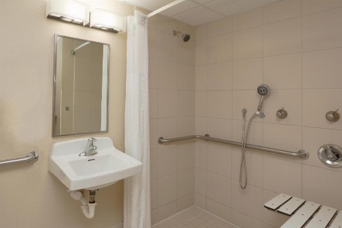 Baymont by Wyndham Bonita Springs - image 15