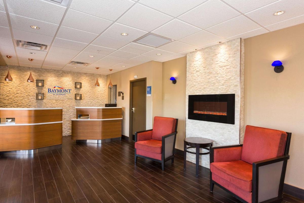 Baymont by Wyndham Bonita Springs - image 3