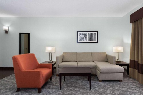 La Quinta by Wyndham Bonita Springs Naples North - image 17