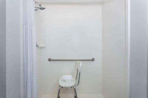 La Quinta by Wyndham Bonita Springs Naples North - image 4