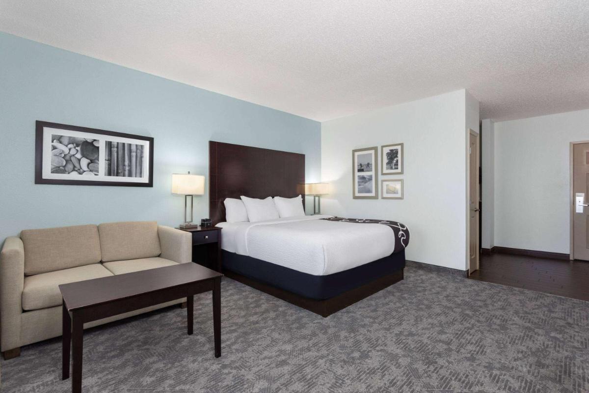 La Quinta by Wyndham Bonita Springs Naples North - image 5