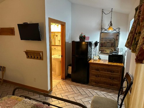 Buffalo Chip's Ranch House Motel - image 20