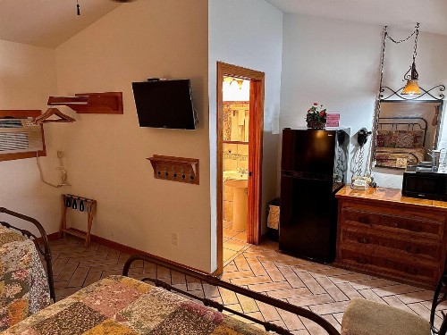 Buffalo Chip's Ranch House Motel - image 35