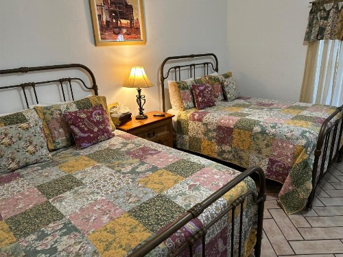Buffalo Chip's Ranch House Motel - image 8