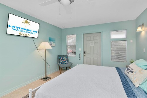 Latitude 26 Waterfront Boutique Resort - image 2