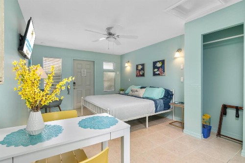 Latitude 26 Waterfront Boutique Resort - image 4