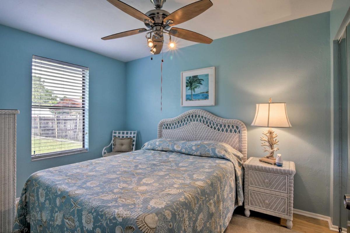 Coastal House with Fenced-In Yard - 5 Mi to Beach! - image 7