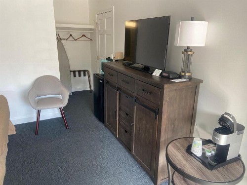 Flagship Inn - image 5