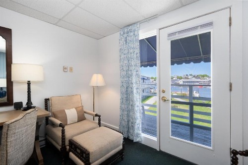 Boothbay Harbor Inn - image 19