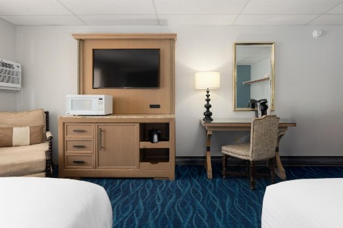 Boothbay Harbor Inn - image 22