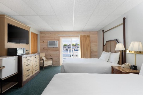 Boothbay Harbor Inn - image 25