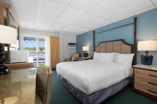 Boothbay Harbor Inn - image 32