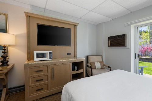 Boothbay Harbor Inn - image 36