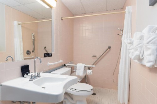 Boothbay Harbor Inn - image 38