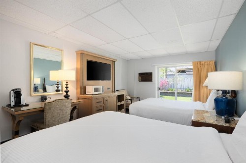 Boothbay Harbor Inn - image 39